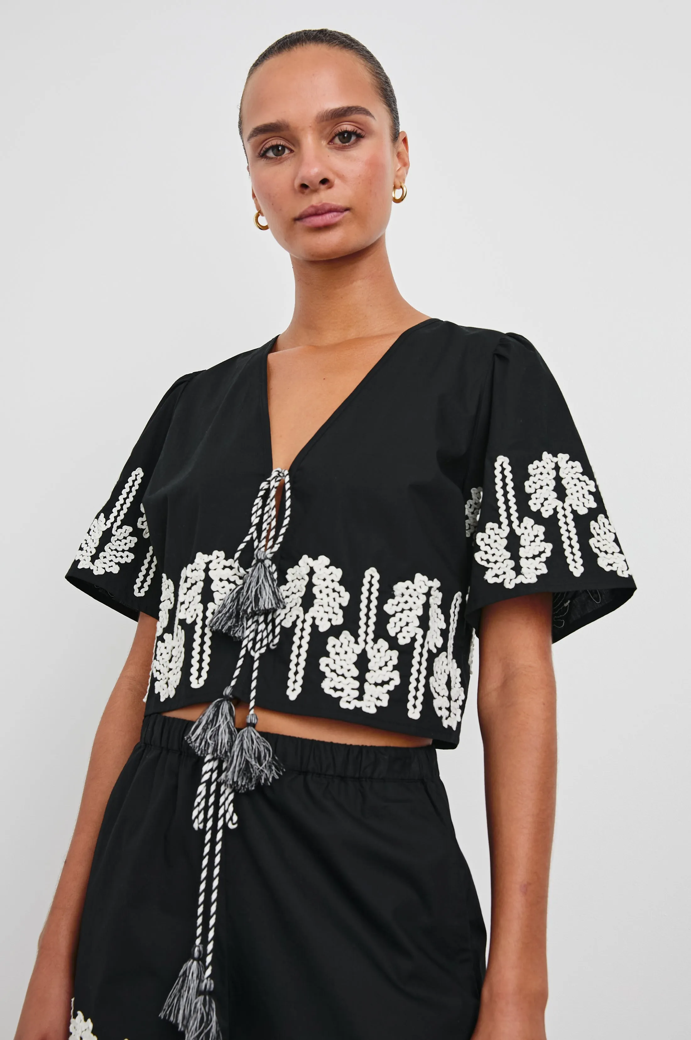 PARI TOP - BLACK IVORY PALM TREES Rails