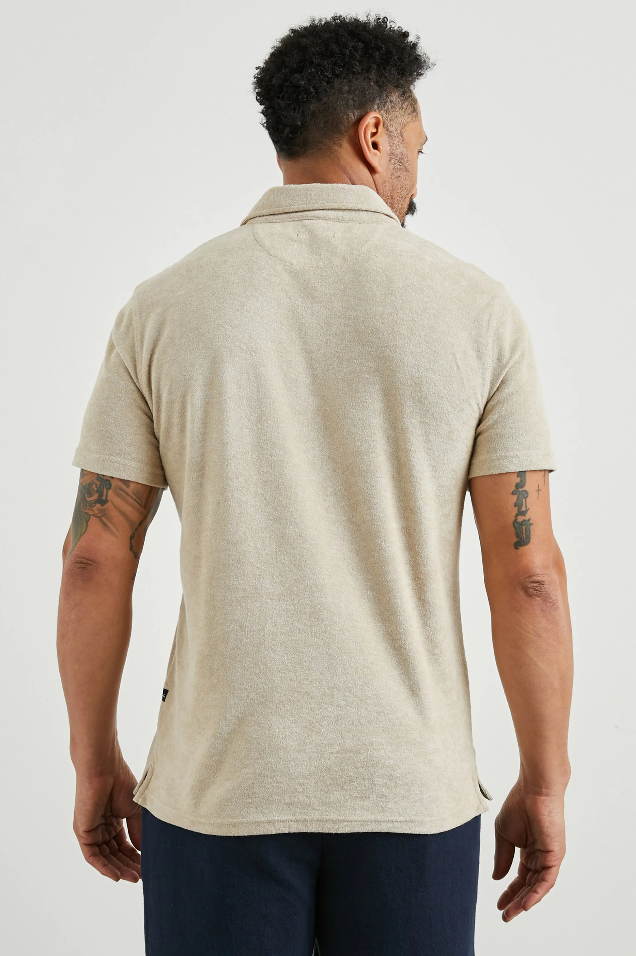 RHEN POLO SHIRT - CHICKPEA Rails