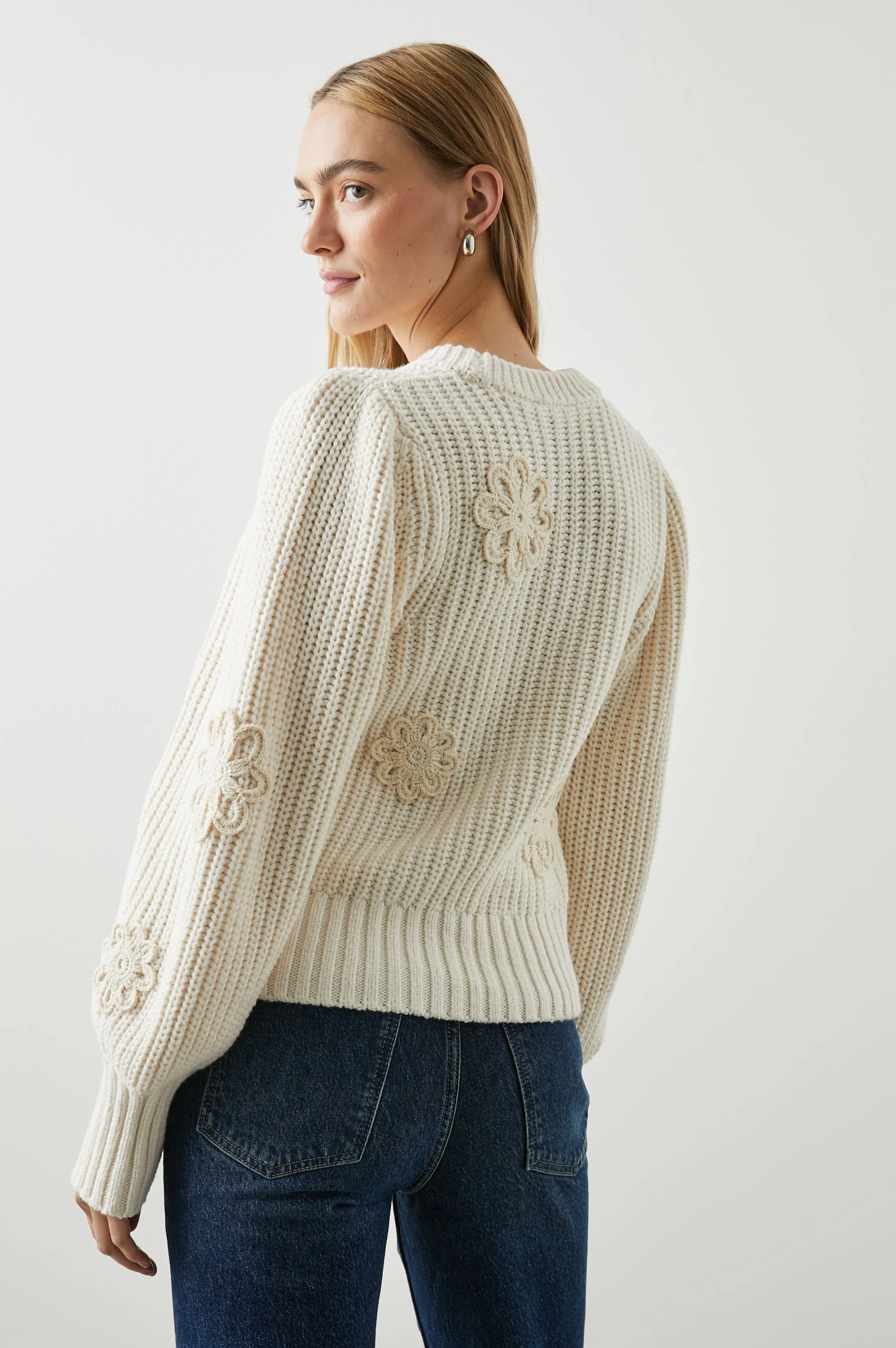 ROMY SWEATER - IVORY CROCHET DAISIES Rails