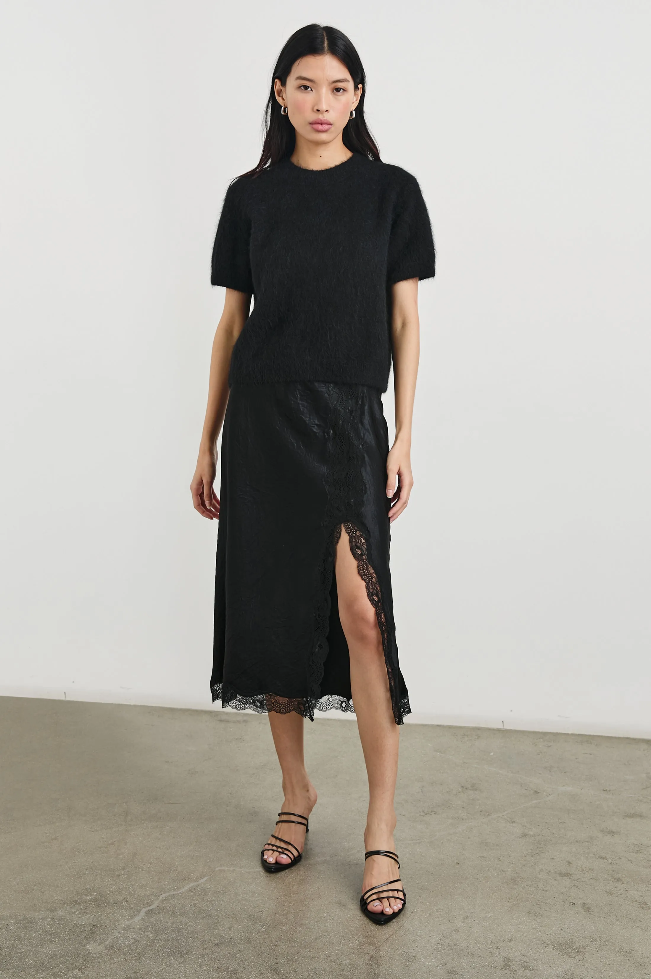 RYLAN SKIRT - BLACK CRINKLE Rails