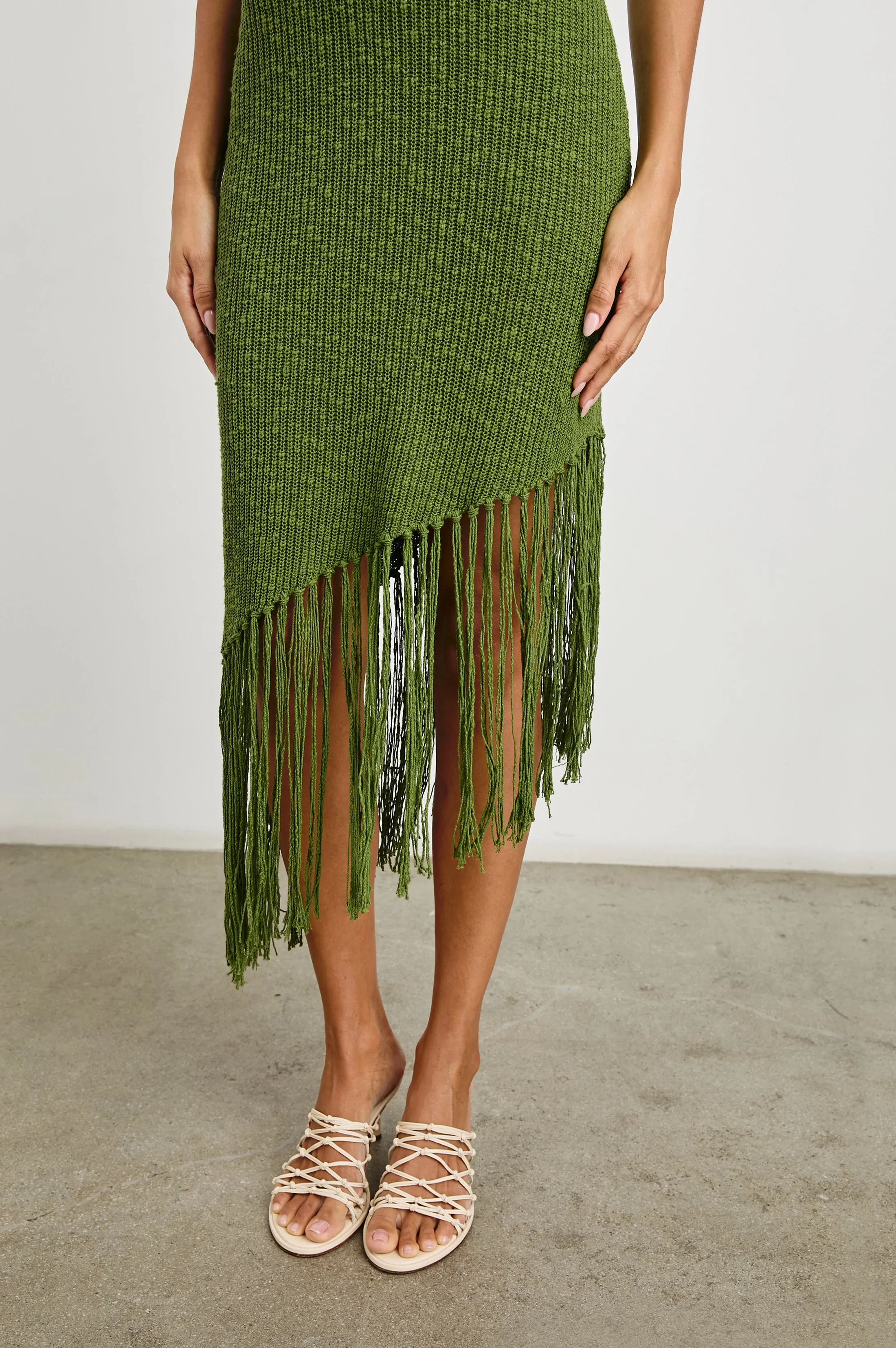 RYLEE DRESS - BANANA PALM Rails