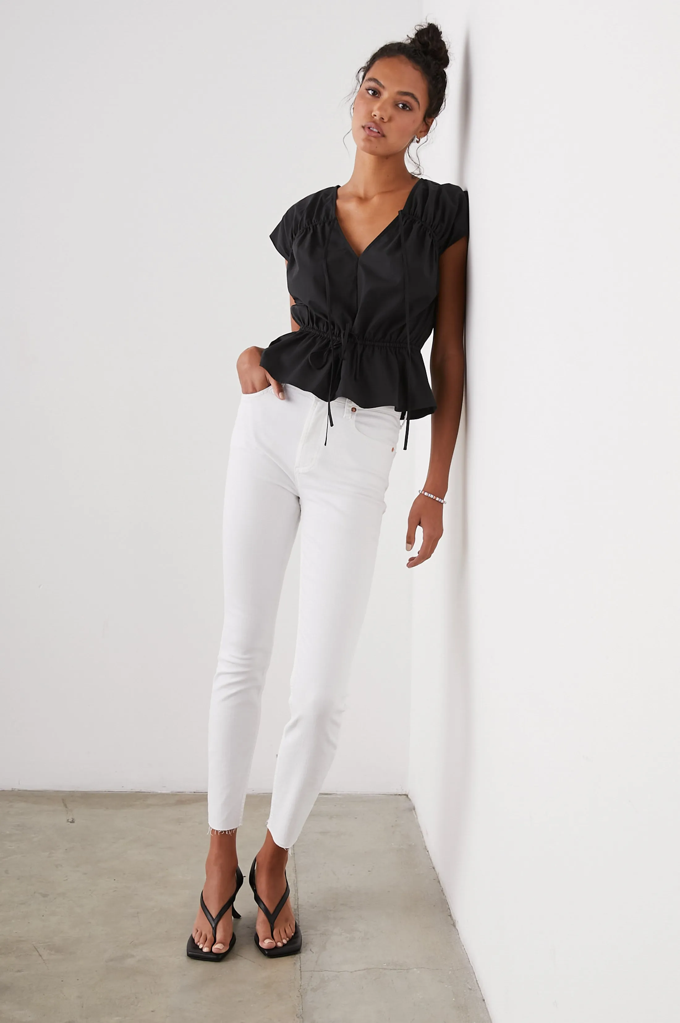 SAVI TOP - BLACK Rails