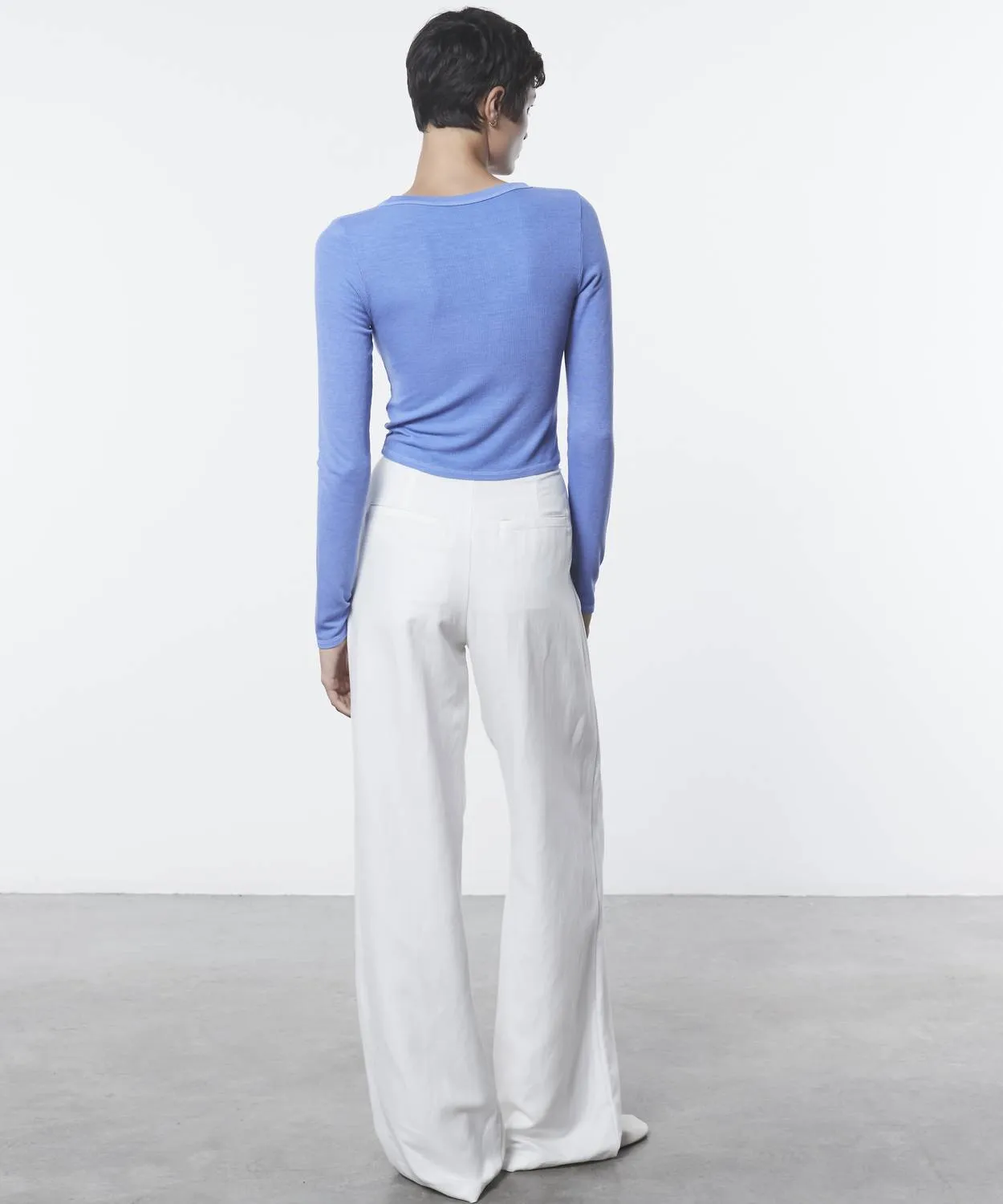 Silk Knit L/s Tuck Top In Cornflower