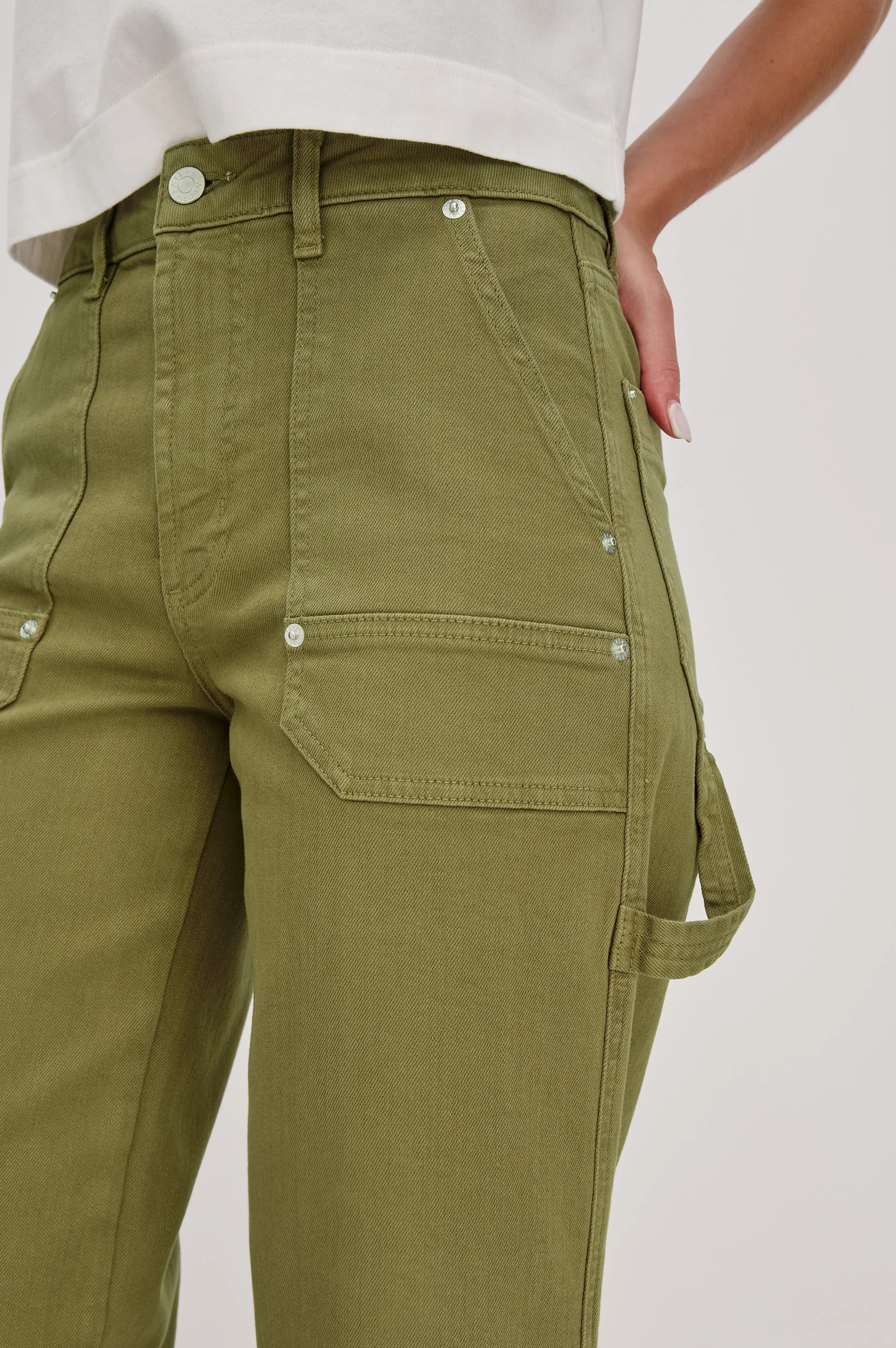 SILVERADO CARPENTER CROP - DARK OLIVE Rails