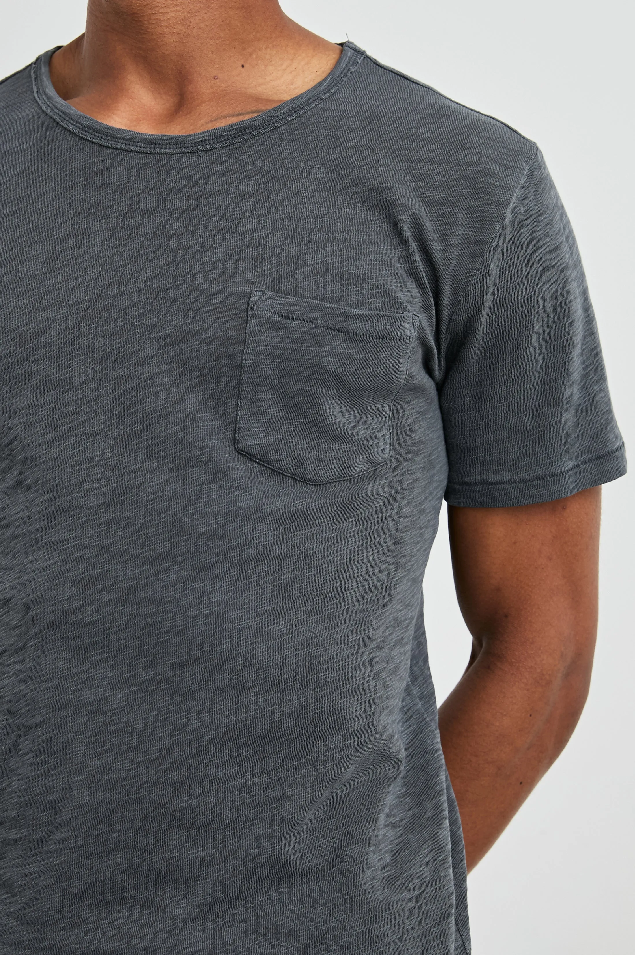 SKIPPER T-SHIRT - FADED NAVY Rails