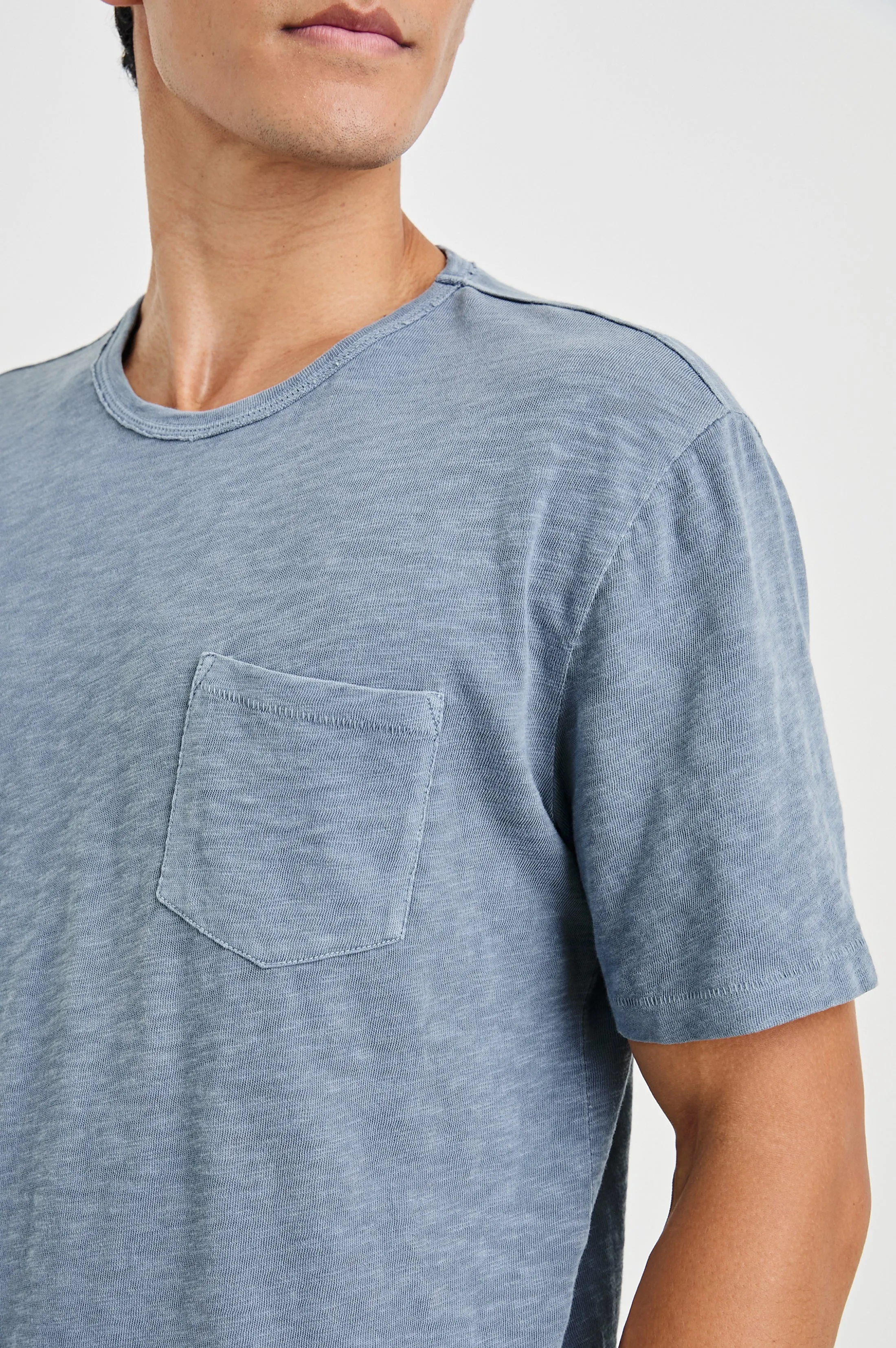 SKIPPER T-SHIRT - STEEL Rails