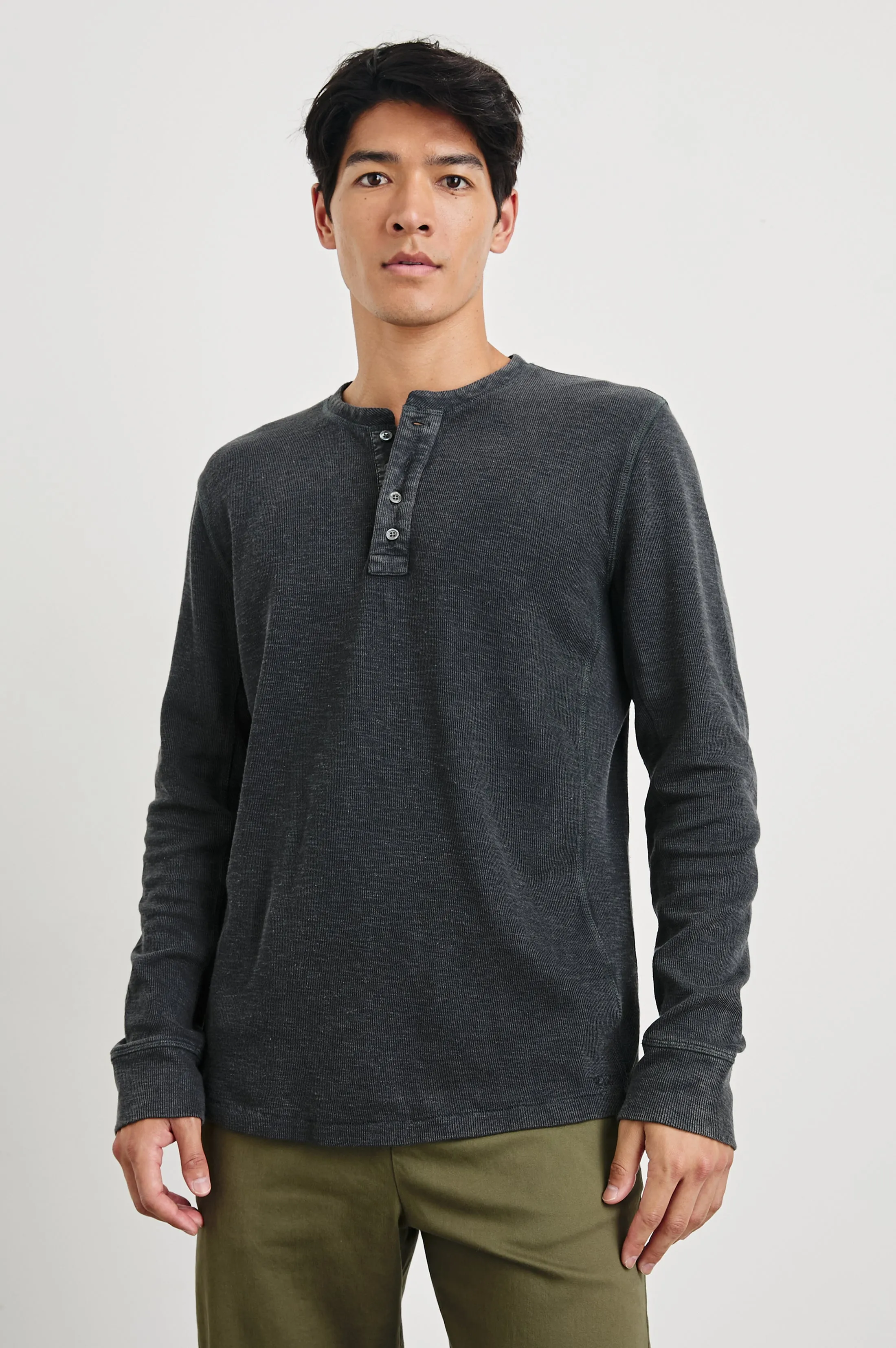 SOTO HENLEY - WASHED BLACK Rails