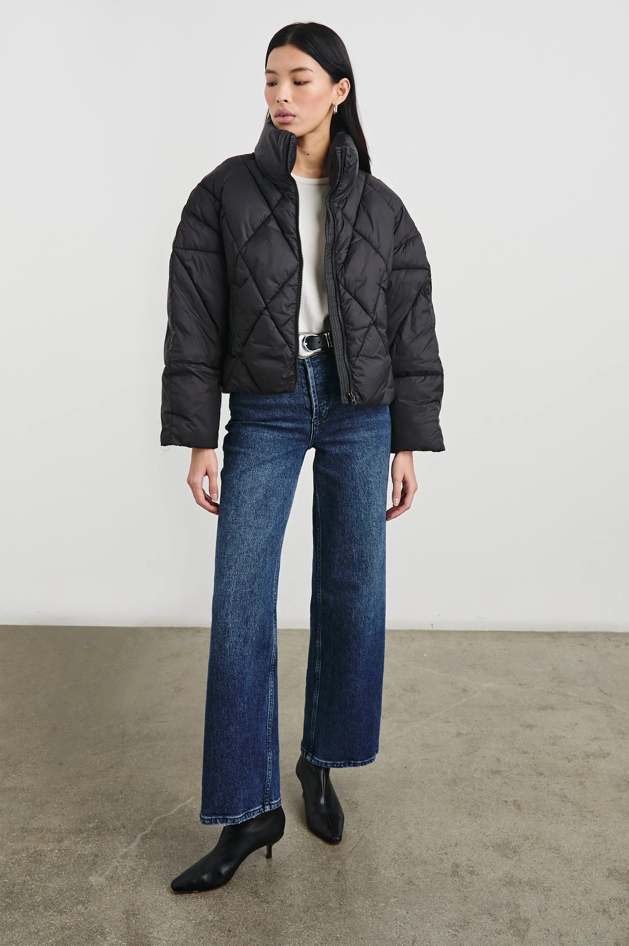 SUMMIT JACKET - BLACK Rails