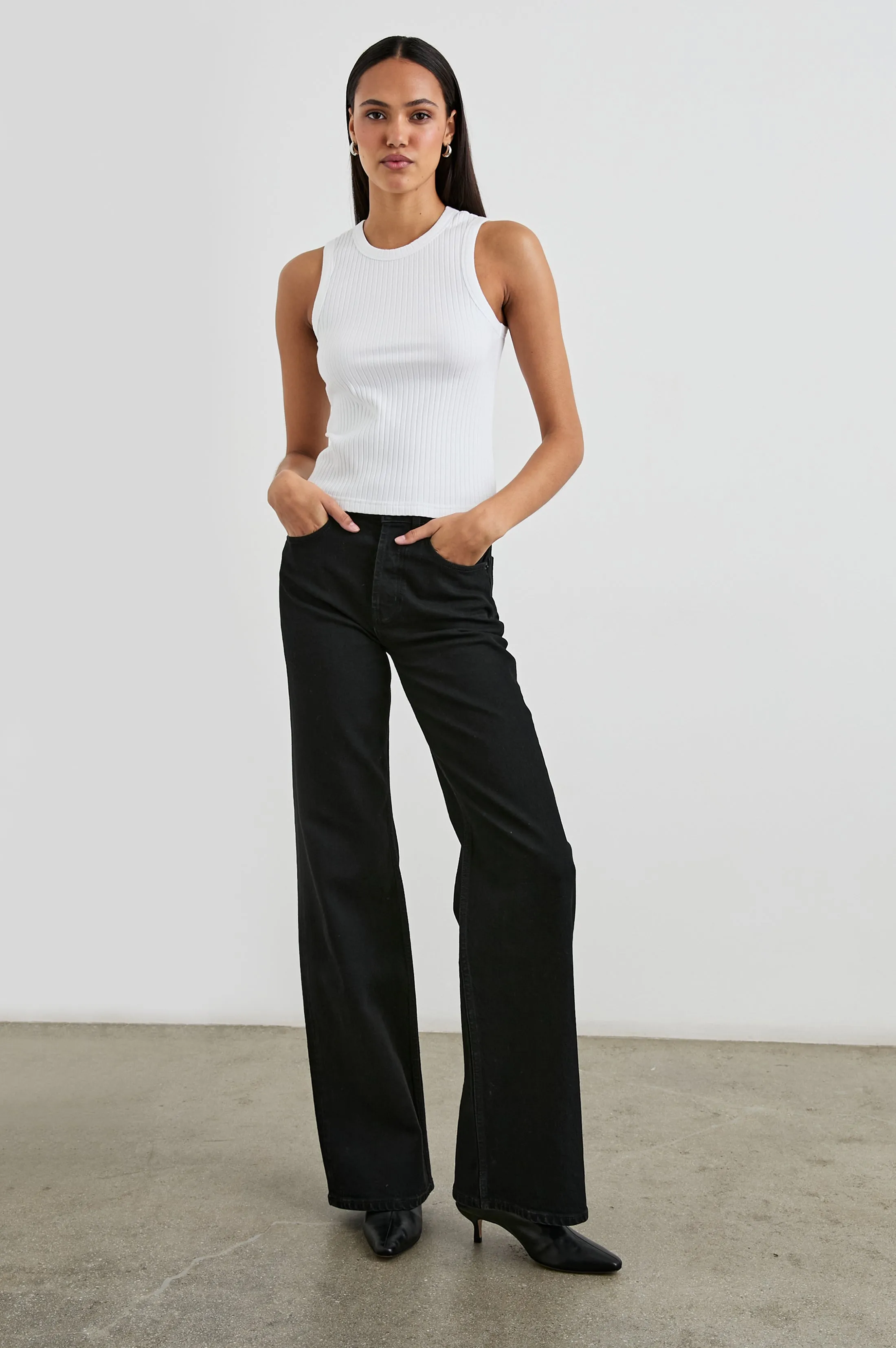 THE RACER TANK - WHITE Rails
