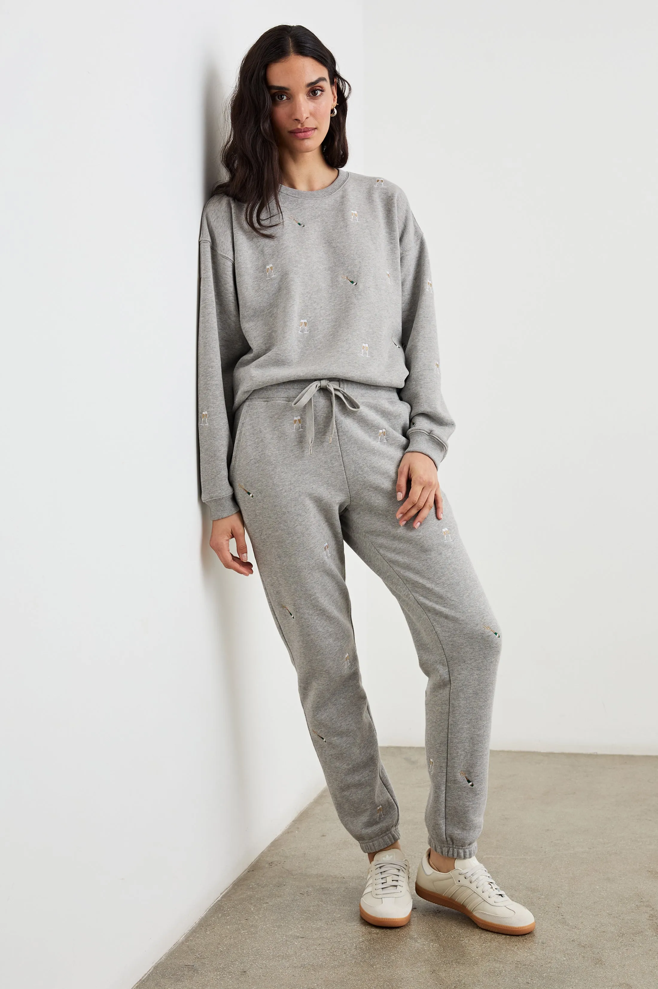THE VARSITY SWEATSHIRT - CHAMPAGNE EMBROIDERY Rails