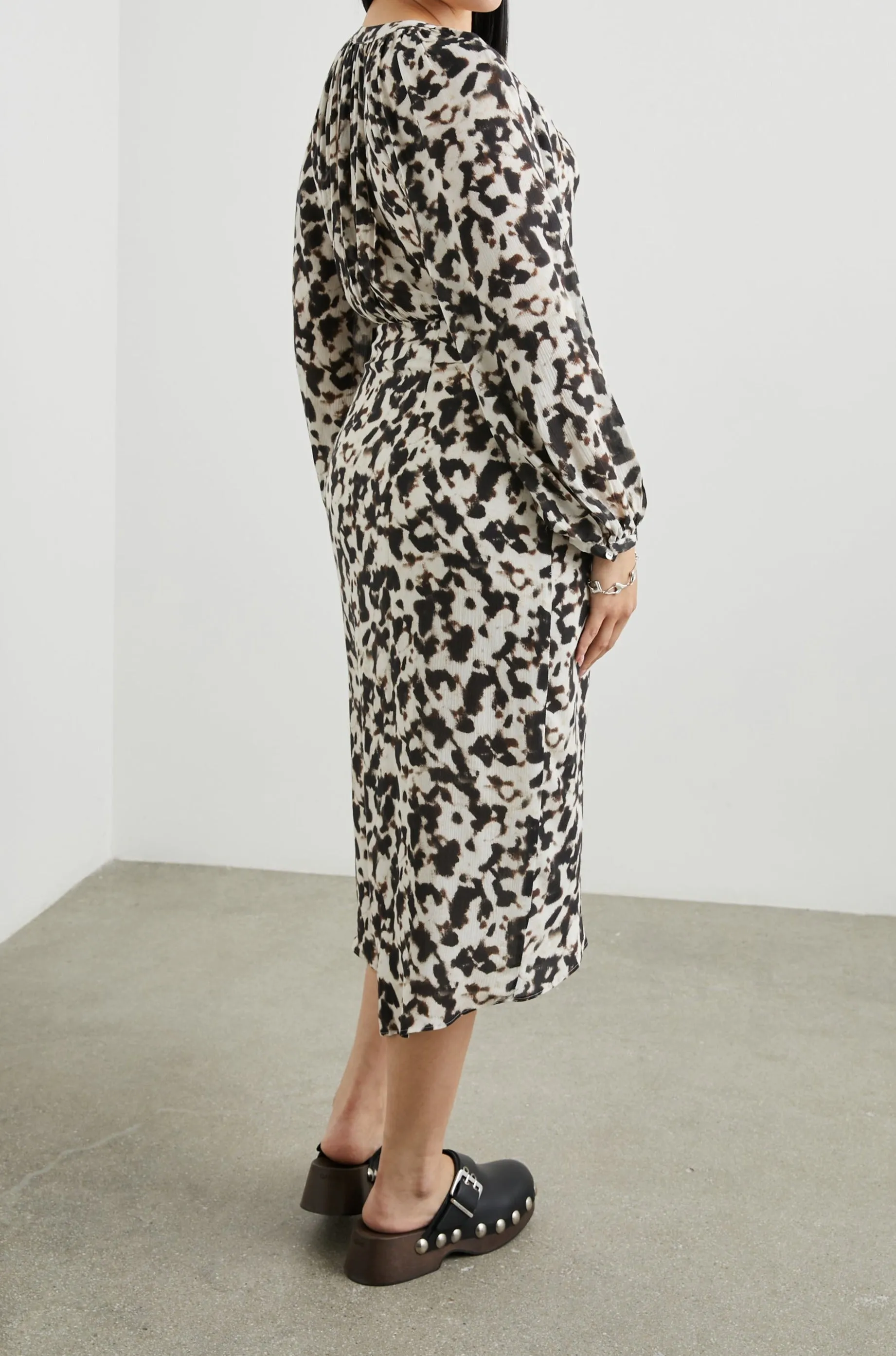 TYRA DRESS - BLURRED CHEETAH Rails