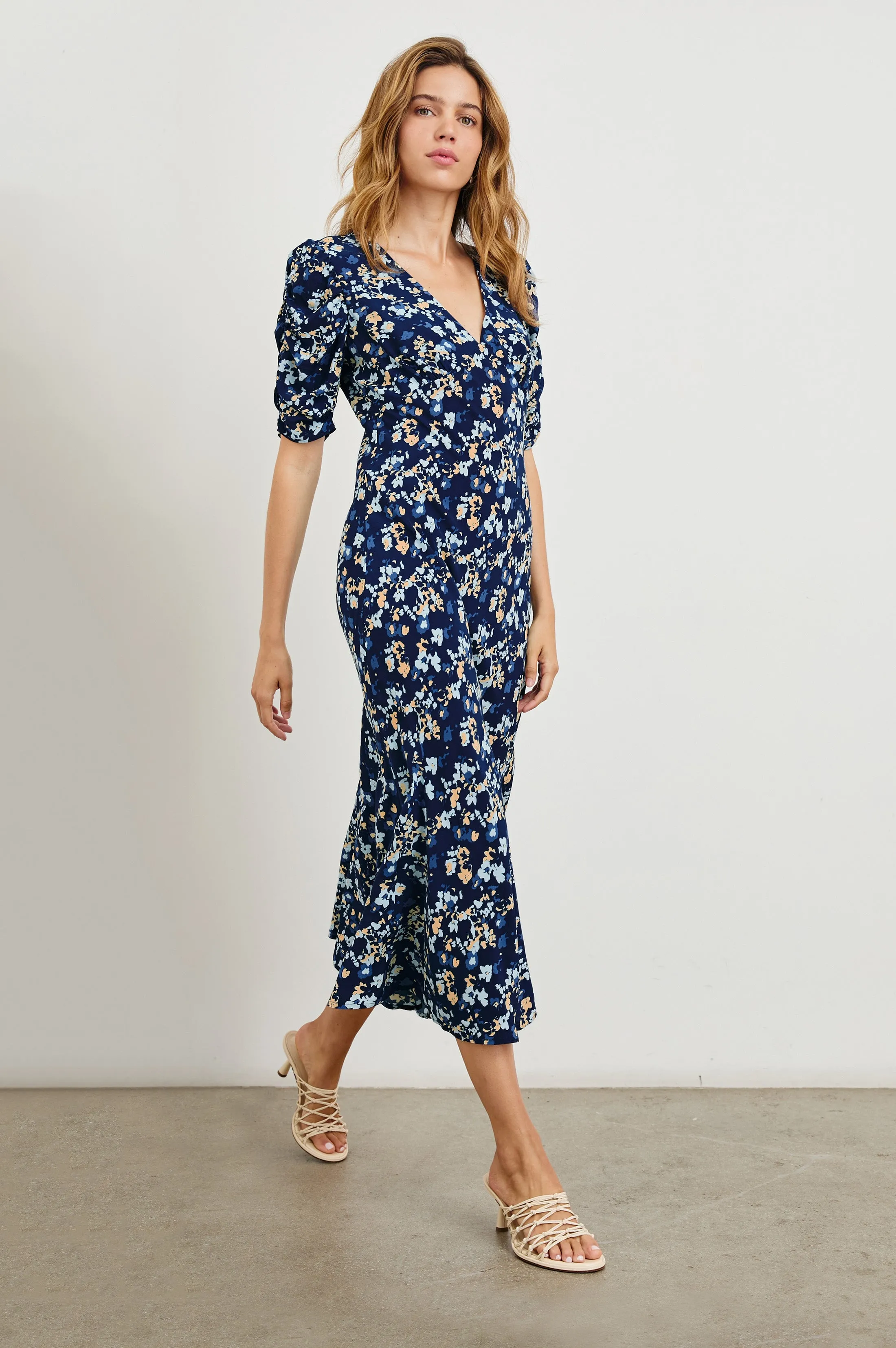 ZARIAH DRESS - NAVY FLORA Rails